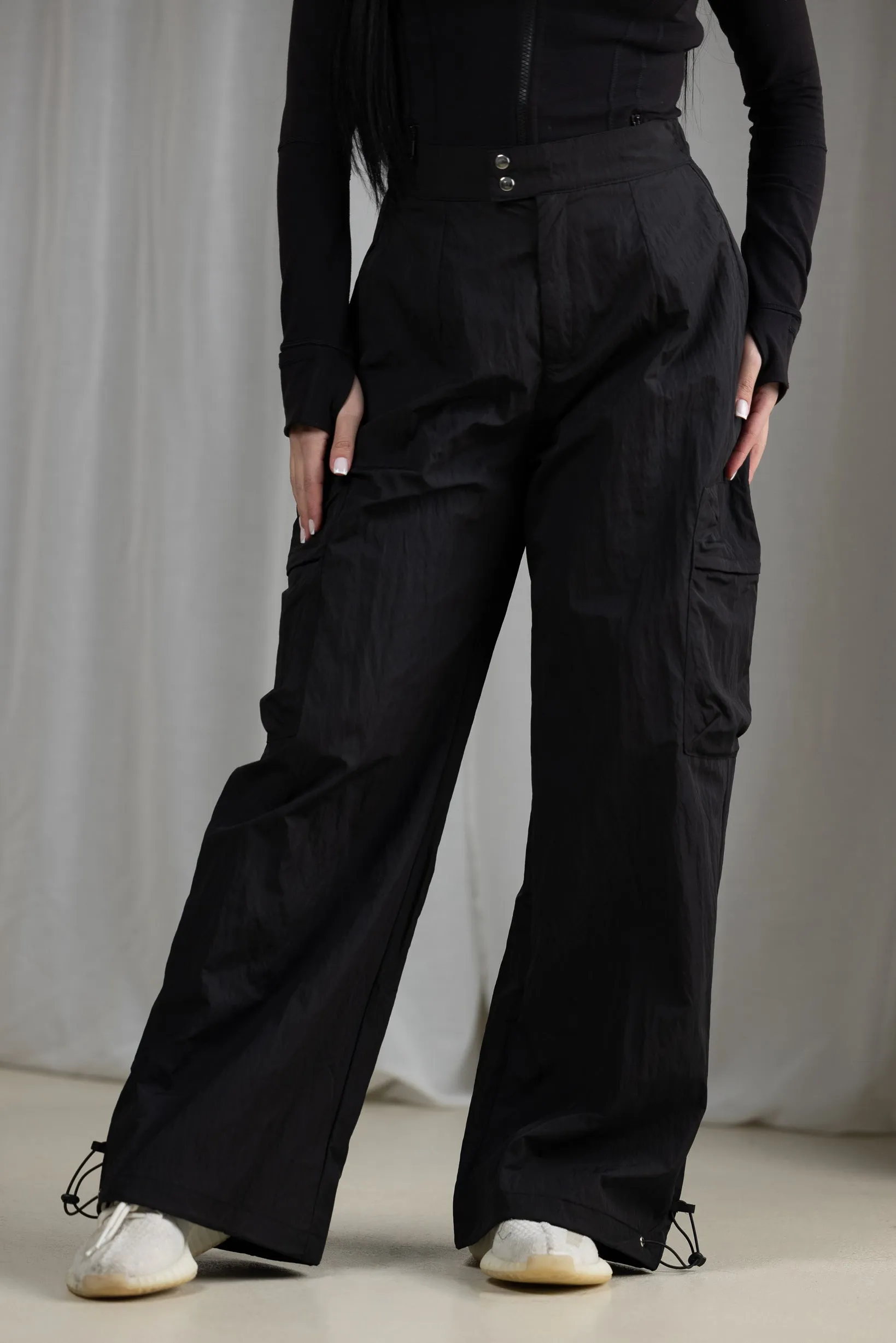 Modelle/Move Archi Parachute Pants