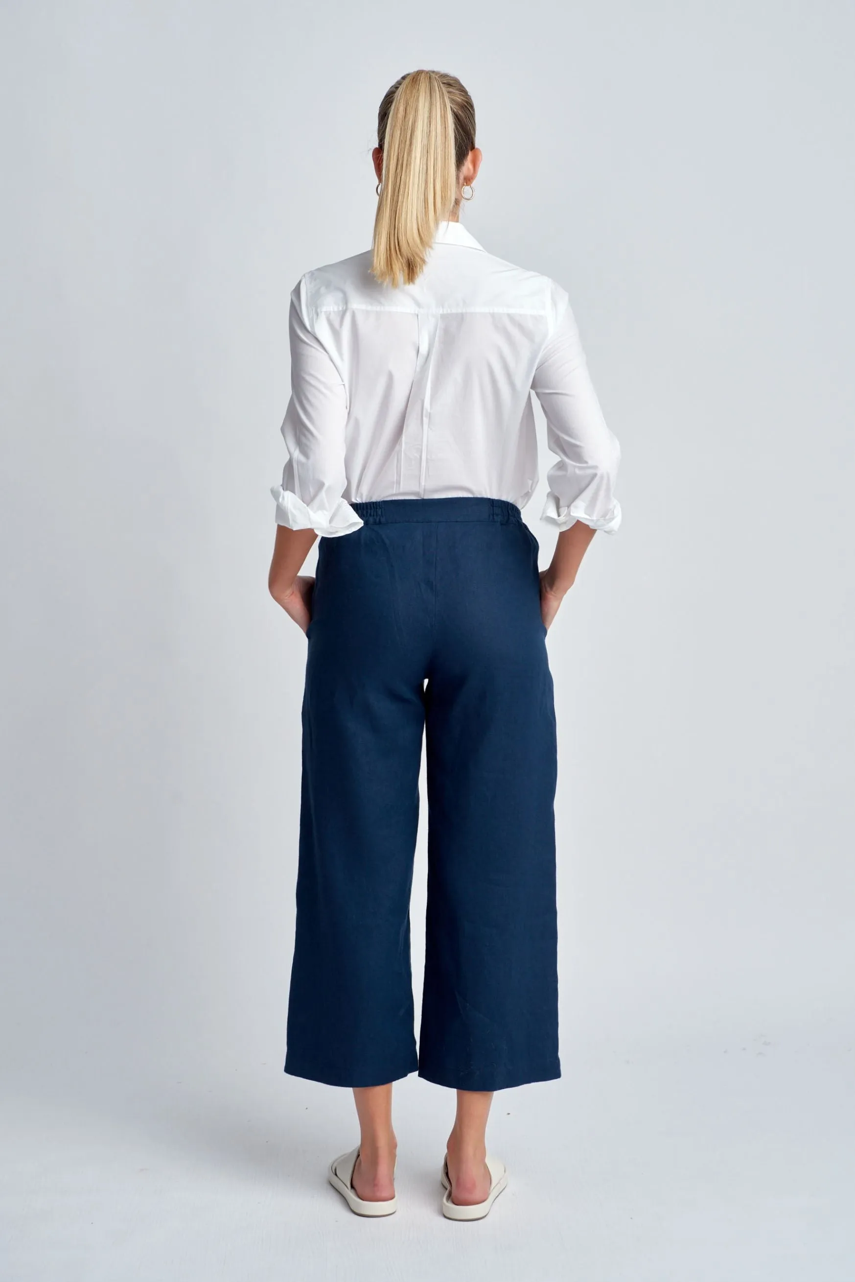 Straight Leg Cropped Linen Pant Navy