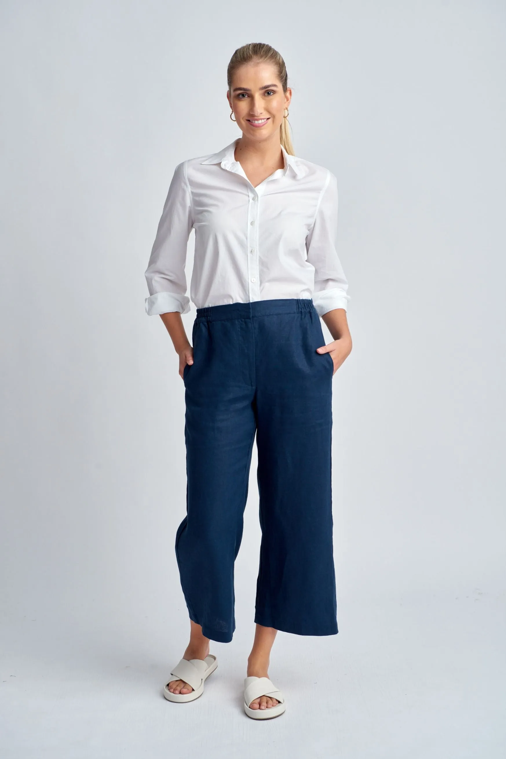 Straight Leg Cropped Linen Pant Navy